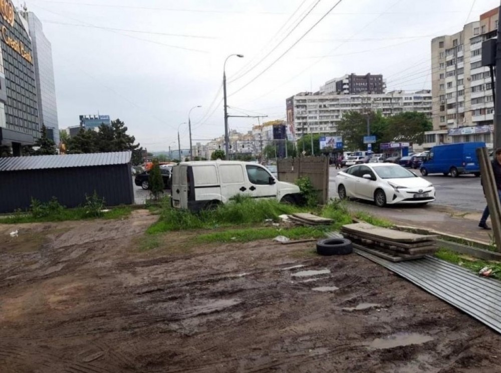 FOTO // În centrul capitalei va fi amenajată o parcare publică